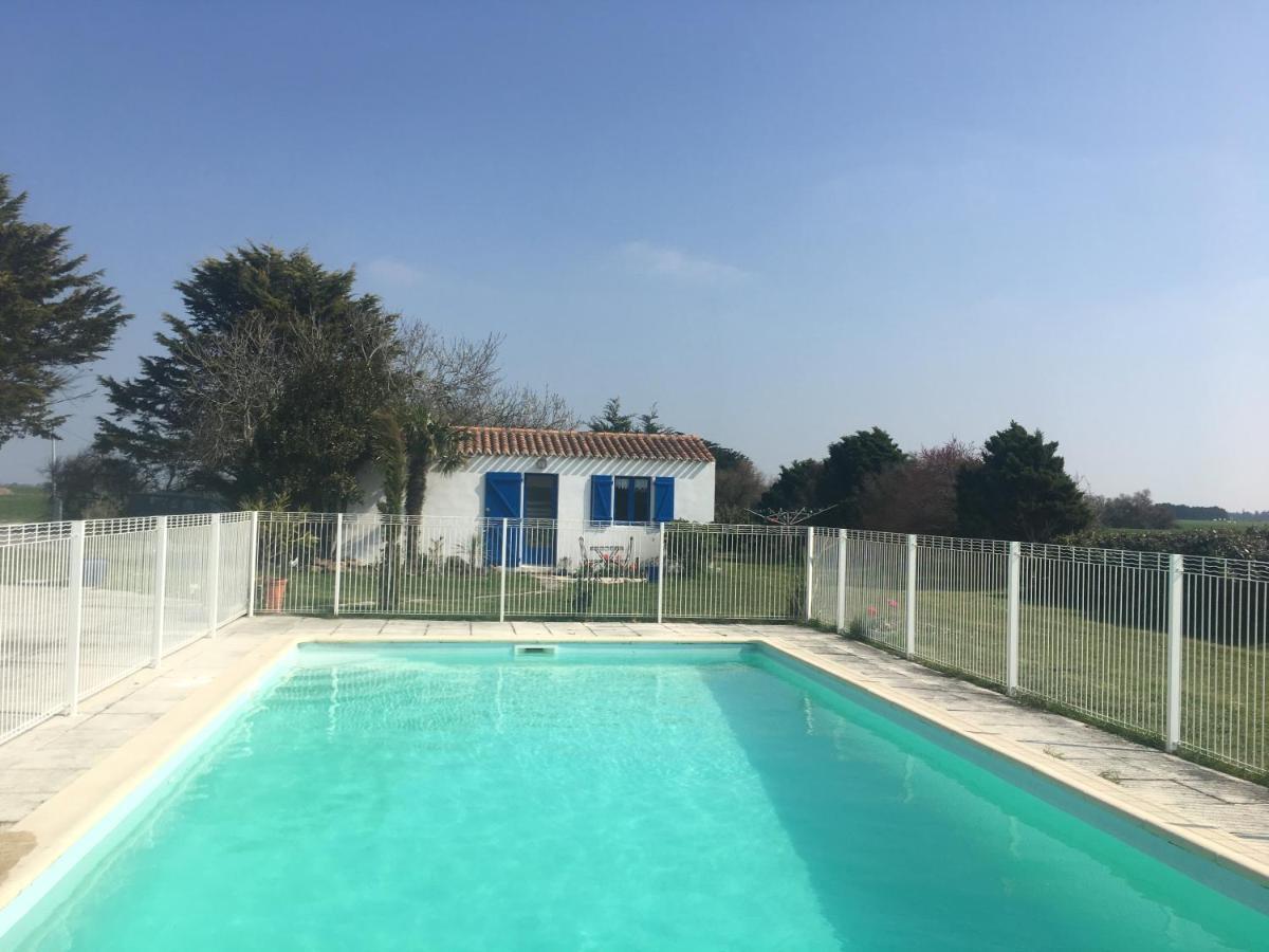 Studio Avec Piscine Beauvoir-sur-Mer Exterior foto